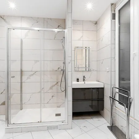 Elegant 3 Bedrooms In The Heart Of Bastille Appartamento Parigi